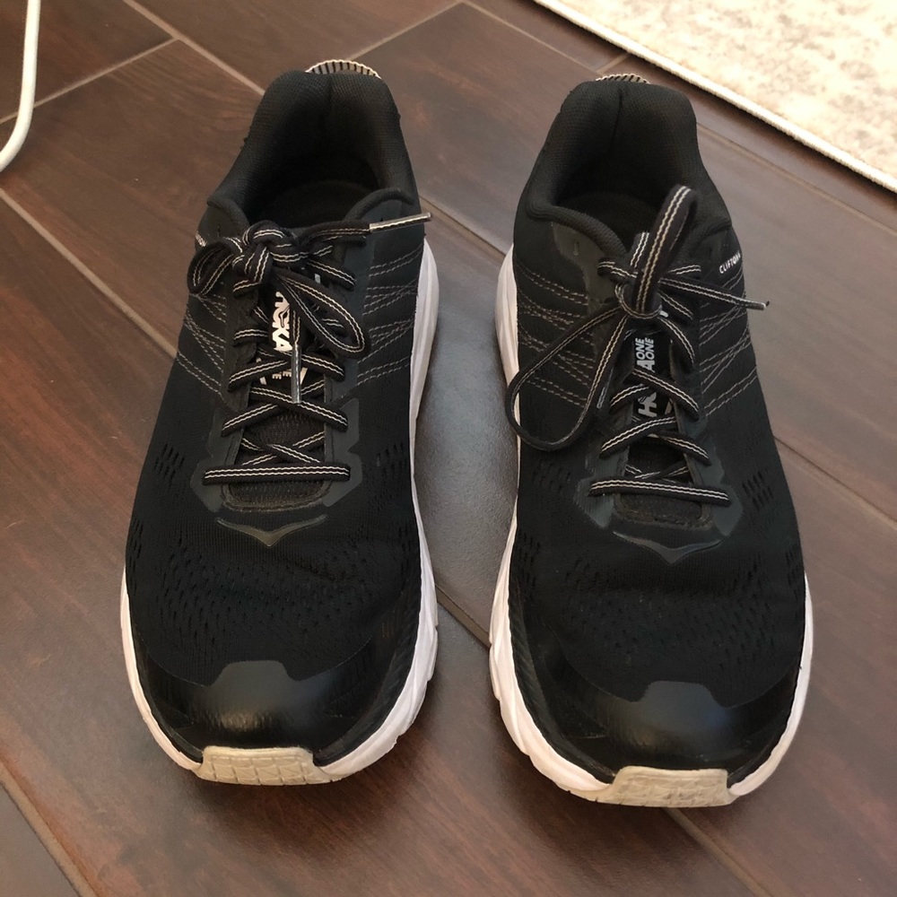 Hoka One One Women’s Clifton 6 size 8.5 wide